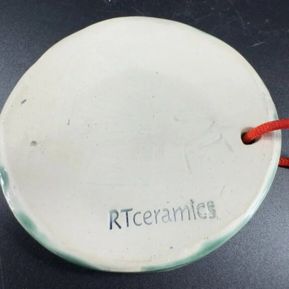 Vintage RT Ceramics Boyne City Round Wall Hanging Plaque‎ Ornament Figure VTG
